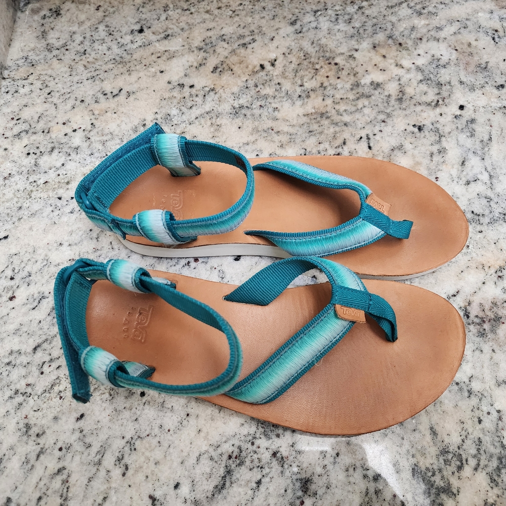 Teva Aqua and Tan Strappy Sandals, Pre-owned In good Condition Sz. 8